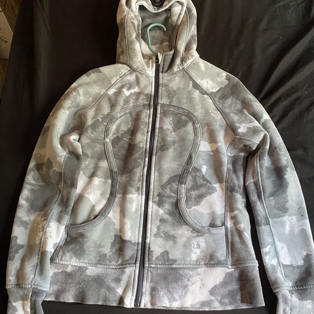 Lululemon jacket size 12